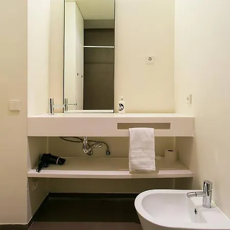 Guestready - Sleek Flat Near Santa Justa Lift Apartment