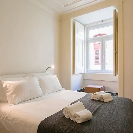 Guestready - Sleek Flat Near Santa Justa Lift Lisbon