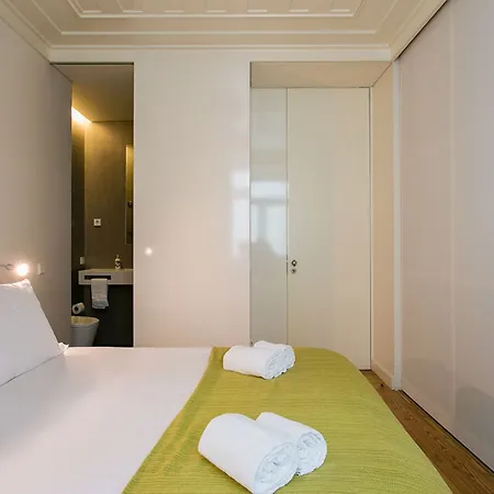 Joivy Elegant 2br With Workspace Nearby Baixa-chiado Subway