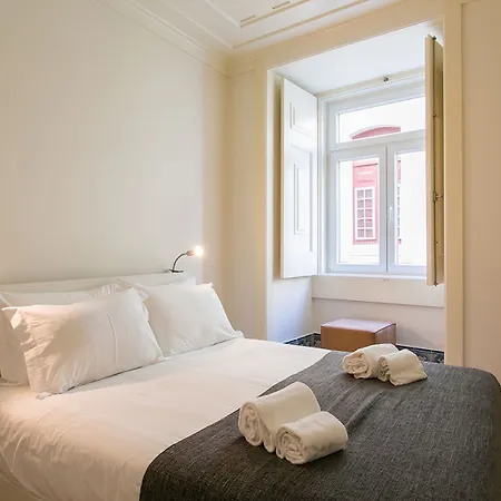 Joivy Elegant 2br With Workspace Nearby Baixa-chiado Subway 아파트