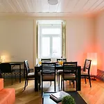 Guestready - Sleek Flat Near Santa Justa Lift Apartamento