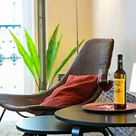 Guestready - Sleek Flat Near Santa Justa Lift *