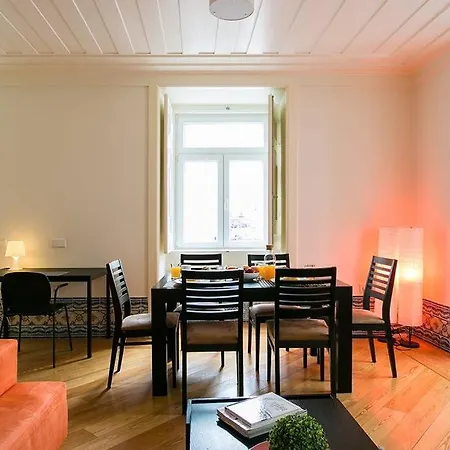 شقة Guestready - Sleek Flat Near Santa Justa Lift Lisboa