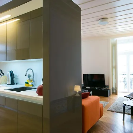 Joivy Elegant 2br With Workspace Nearby Baixa-chiado Subway