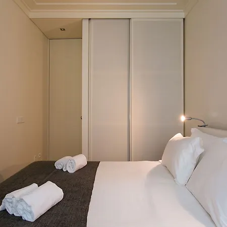 Joivy Elegant 2br With Workspace Nearby Baixa-chiado Subway Lägenhet *