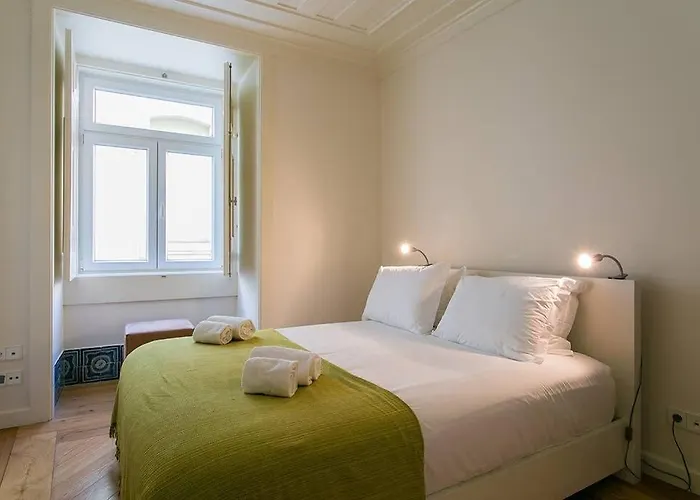 Guestready - Sleek Flat Near Santa Justa Lift 리스본
