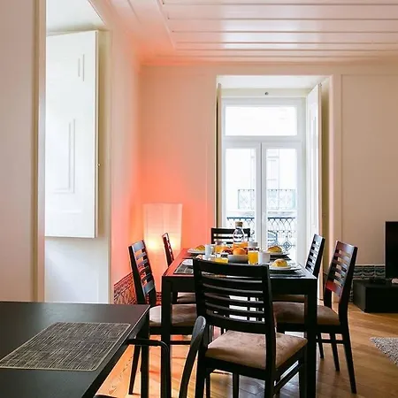 Guestready - Sleek Flat Near Santa Justa Lift Apartment Lissabon