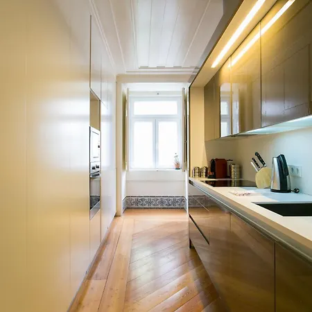 Apartament Joivy Elegant 2br With Workspace Nearby Baixa-chiado Subway Lizbona